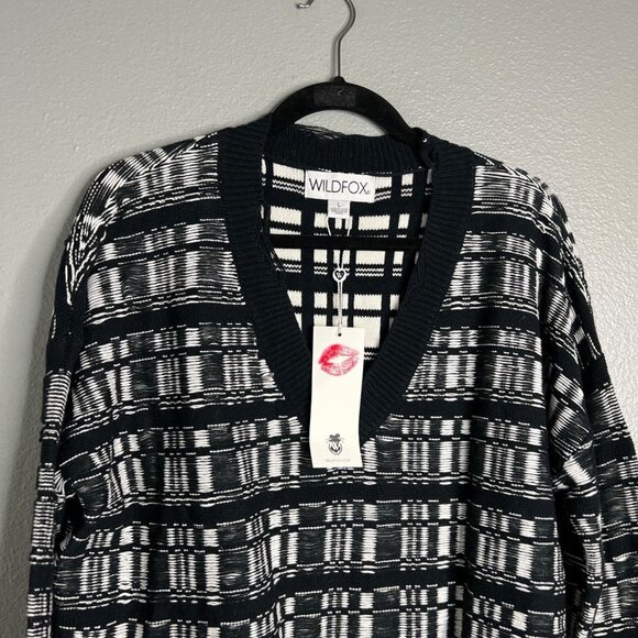 NWT Wildfox Reese Ritzy Fringe Hem Sweater in Black and White V-Neck Size Large - Picture 4 of 11